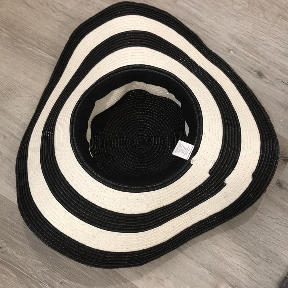 Chic striped hat - Picture 2 of 4